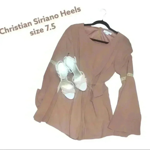 Super Cute Romper -⬇️PRICE DROP⬇️. Size Small with Sandals - Picture 3 of 10